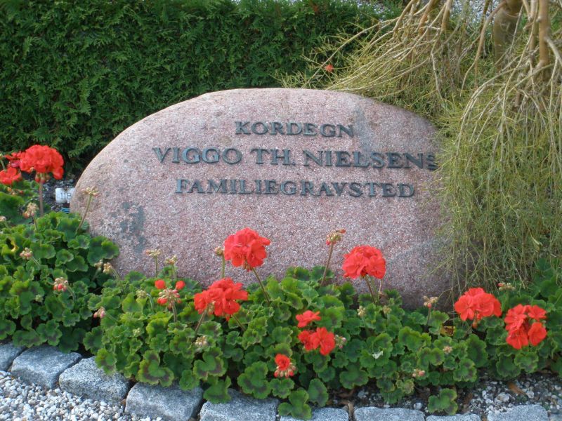 Viggo Th. Nielsen's familiegravsted.JPG